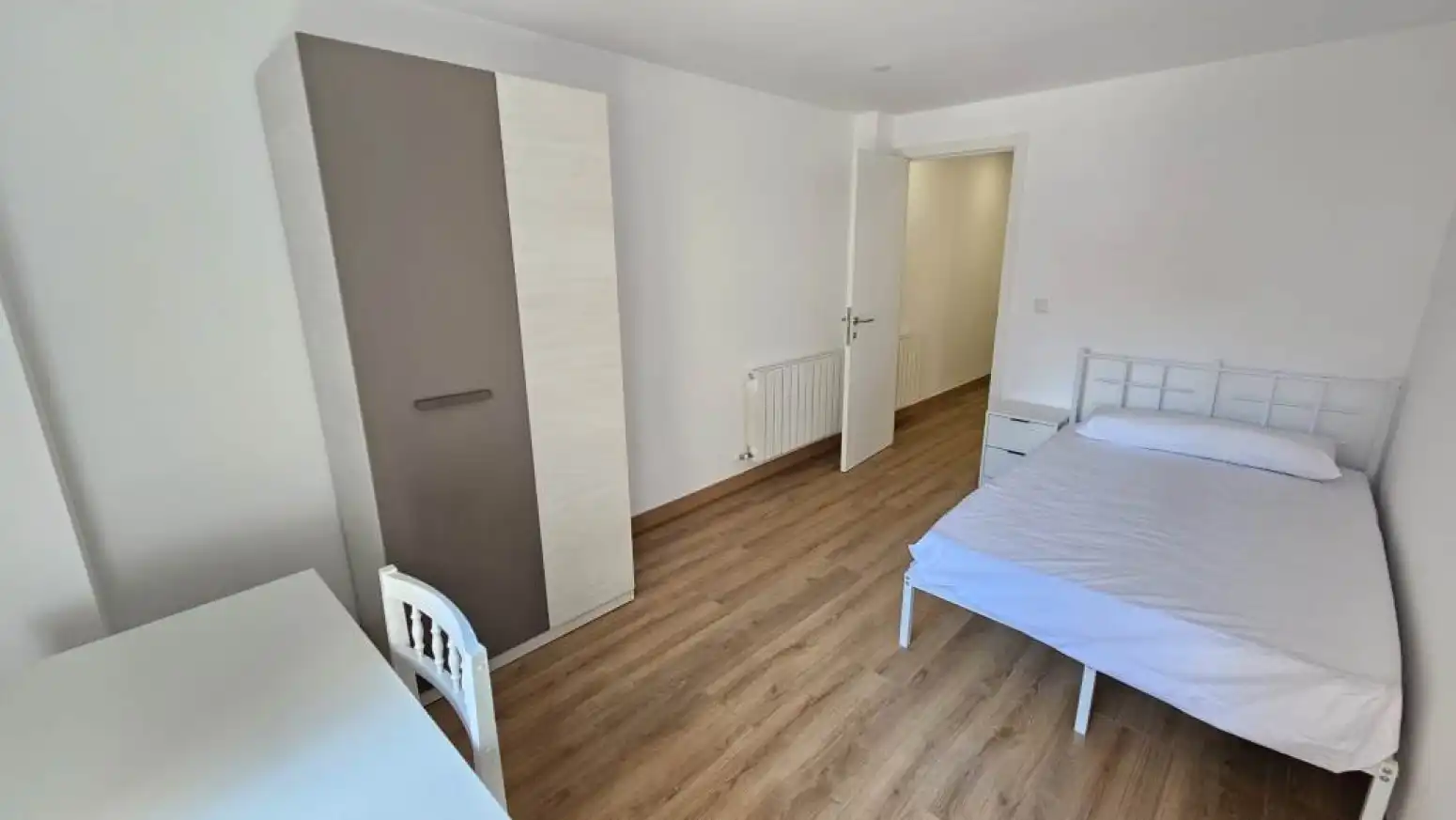 Schlafzimmer von Wohnung zur Miete in Salamanca mit Heizung, Möbliert und Balkon