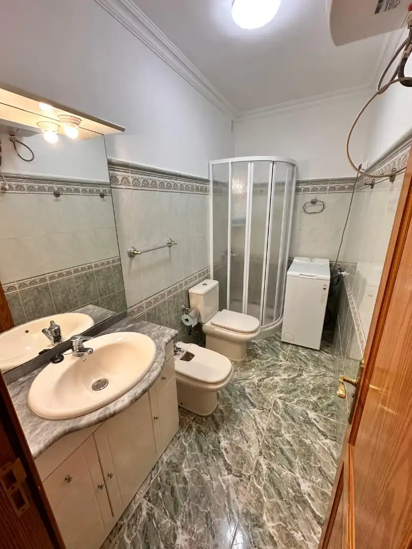 Baño de Piso de alquiler en Puerto de la Cruz con Amueblado y Balcón