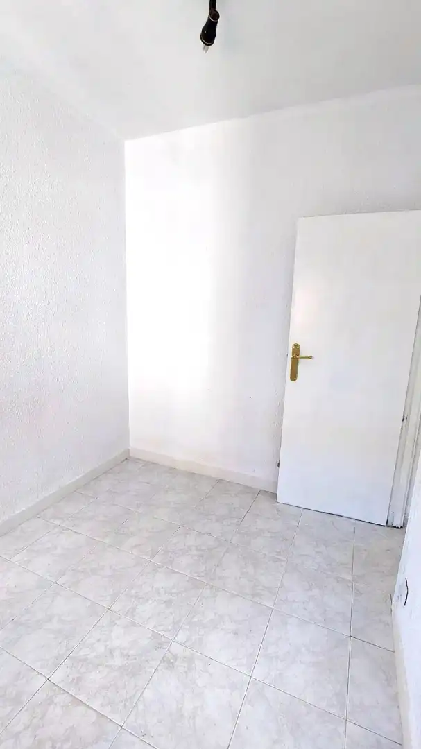 Habitación de Piso en venta en Madrid con Terraza
