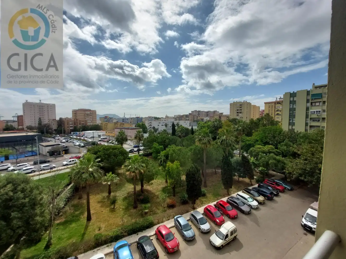 Parking de Piso en venta en Algeciras con Balcón