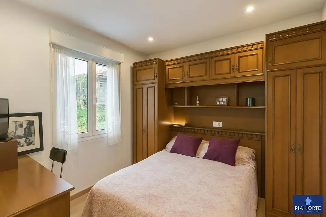 Habitación de Casa o chalet en venta en Gijón  con Calefacción, Trastero y Amueblado
