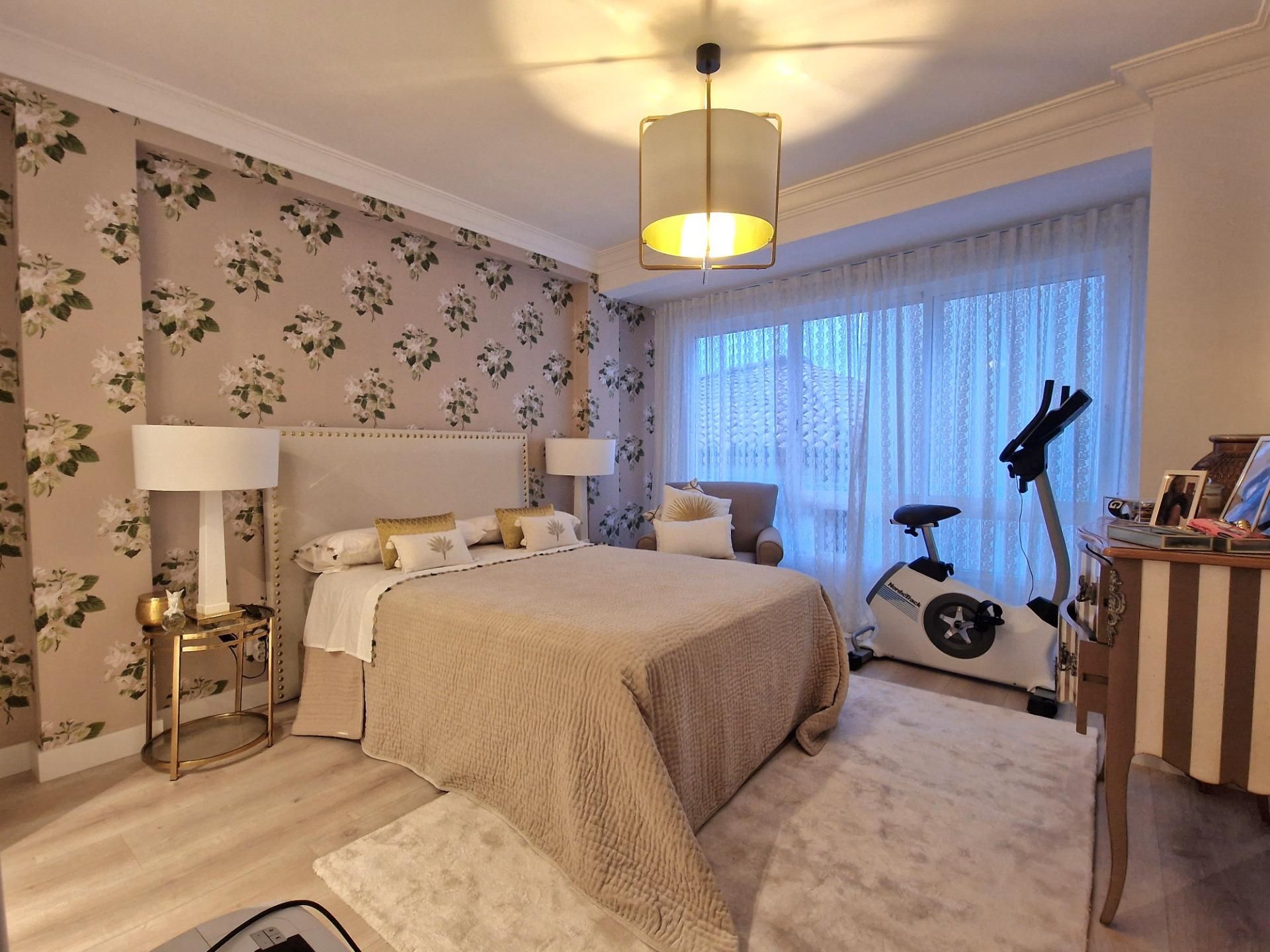 Dormitori de Apartament en venda en Betanzos amb Calefacció i Balcó