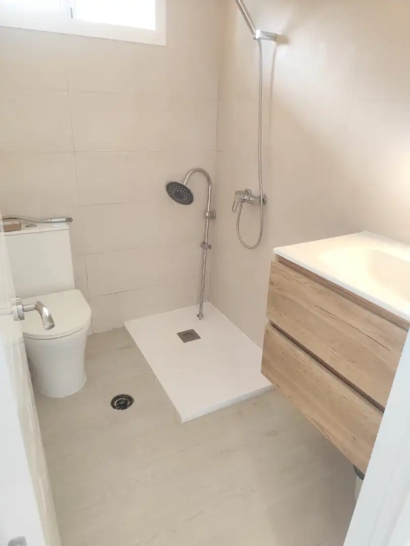 Bany de Pis en venda en Fuengirola amb Terrassa