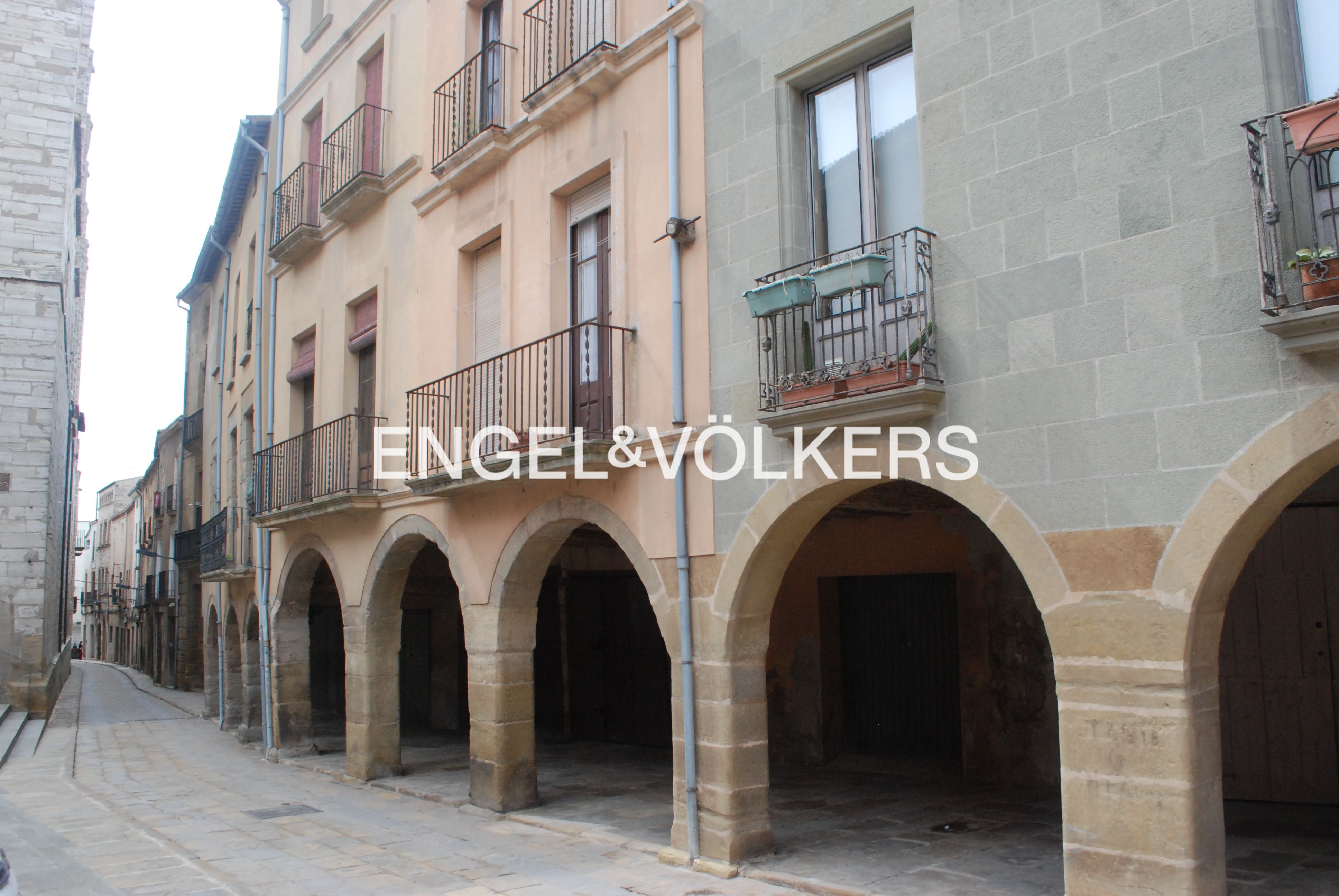 Vista exterior de Edificio en venta en Calaf