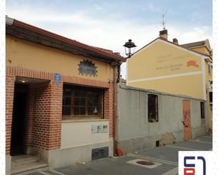 Vista exterior de Casa o xalet en venda en Tudela de Duero amb Calefacció i Terrassa
