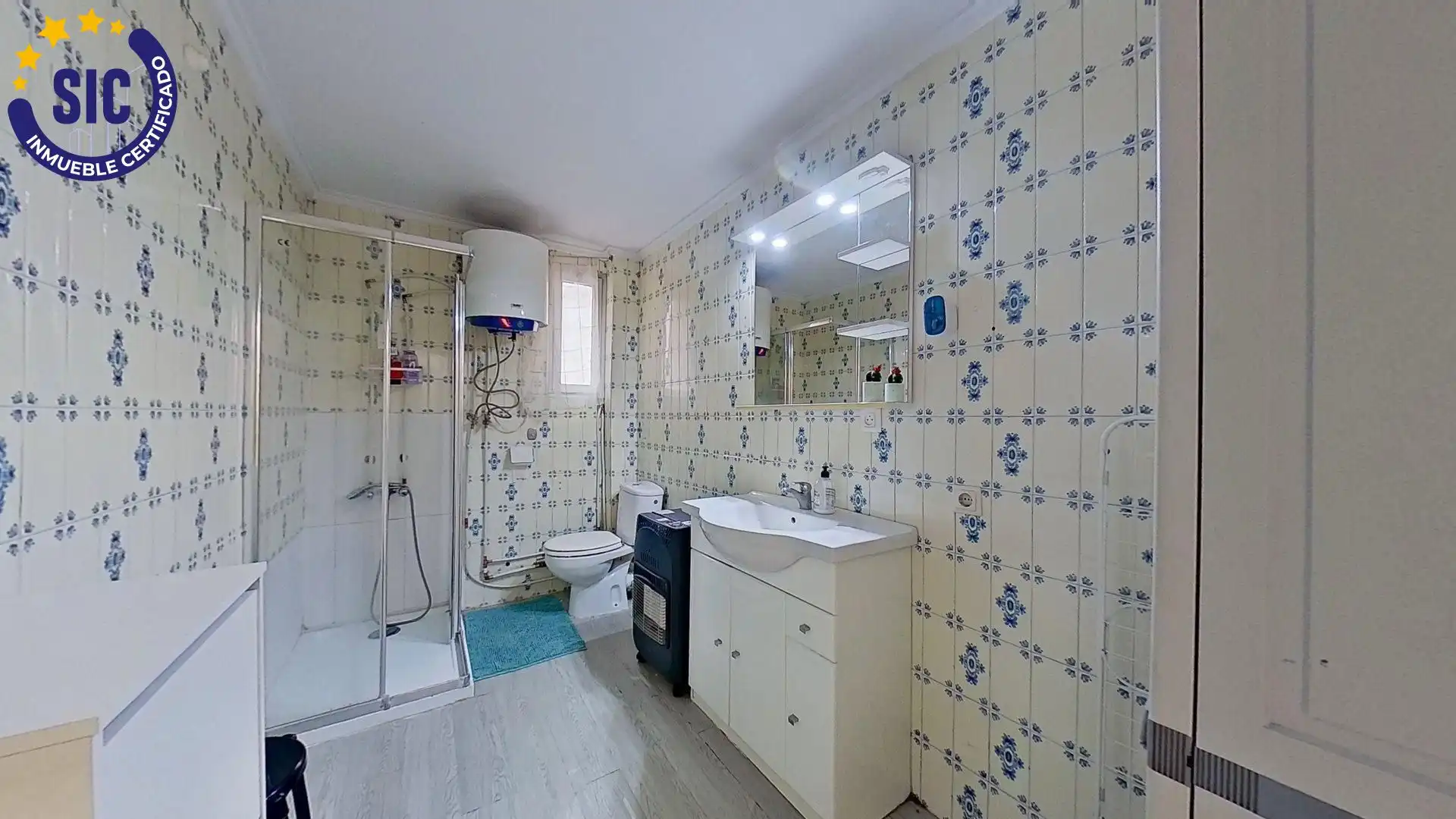 Baño de Piso en venta en Valencia con Calefacción