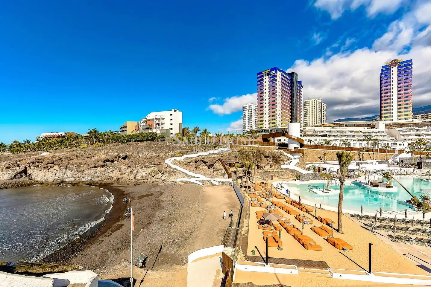 Vista exterior de Estudio en venta en Adeje con Terraza, Amueblado y Piscina comunitaria