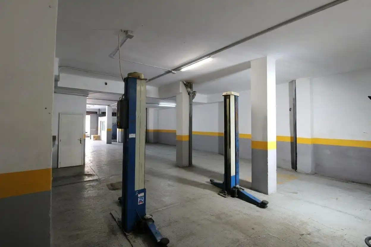 Local comercial en venda a Llevant, imagen 7