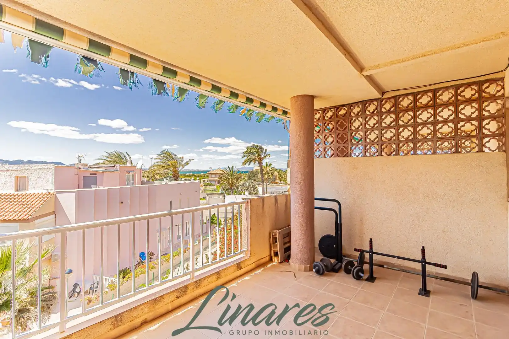 Terrassa de Apartament en venda en La Manga del Mar Menor amb Terrassa