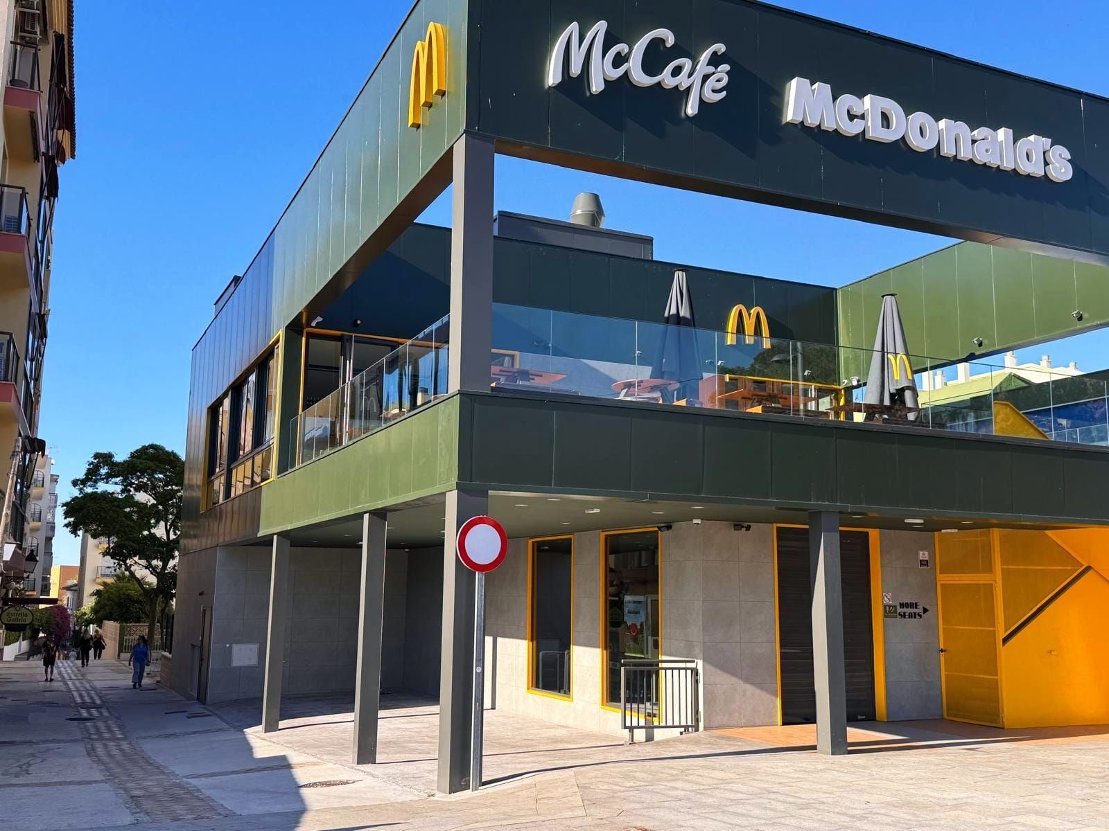 Vista exterior de Local en venta en Benalmádena