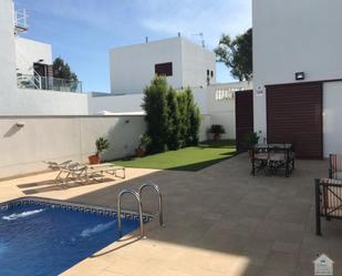 Swimming pool of House or chalet to rent in Montequinto  with Air Conditioner, Heating and Parquet flooring