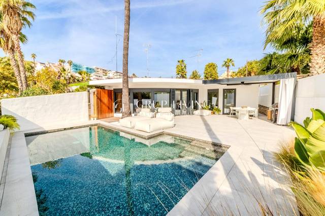 Casa-chalet en Venta en Vallpineda - Rocamar