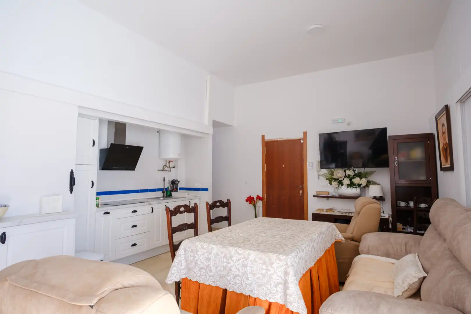 Living room of Country homes for sale in Teba  with Air Conditioner, Private garden and Storage room