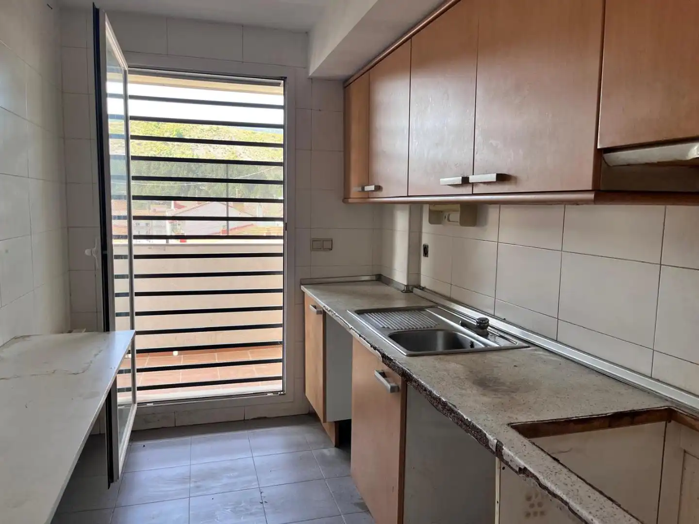 Küche von Wohnung zum Verkauf in Sabiñánigo mit Terrasse und Abstellraum