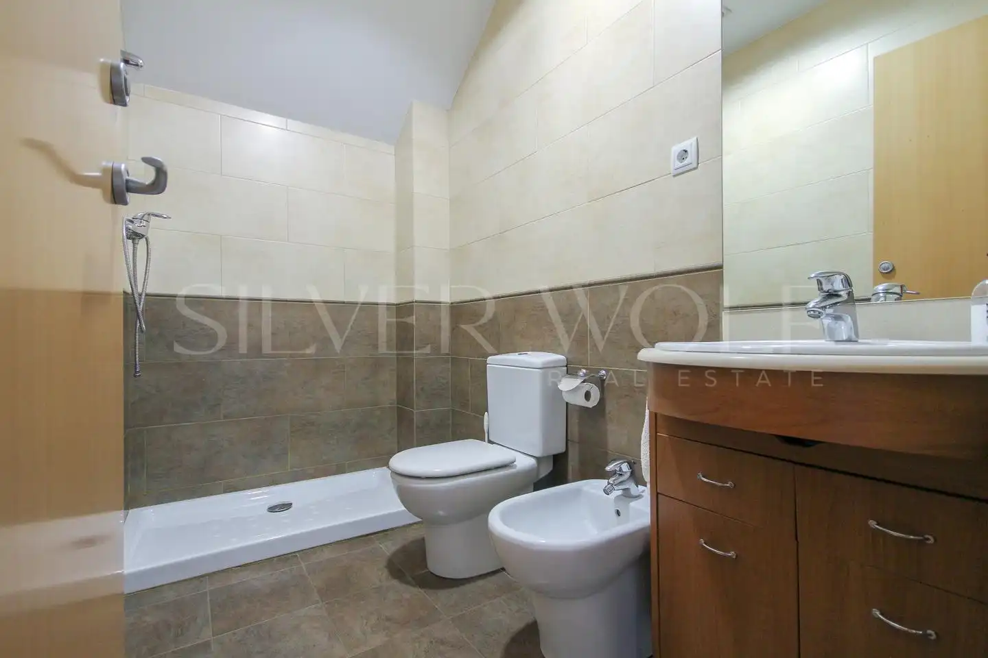 Casa pareada con piscina en venta en De Barcelona, imagen 12