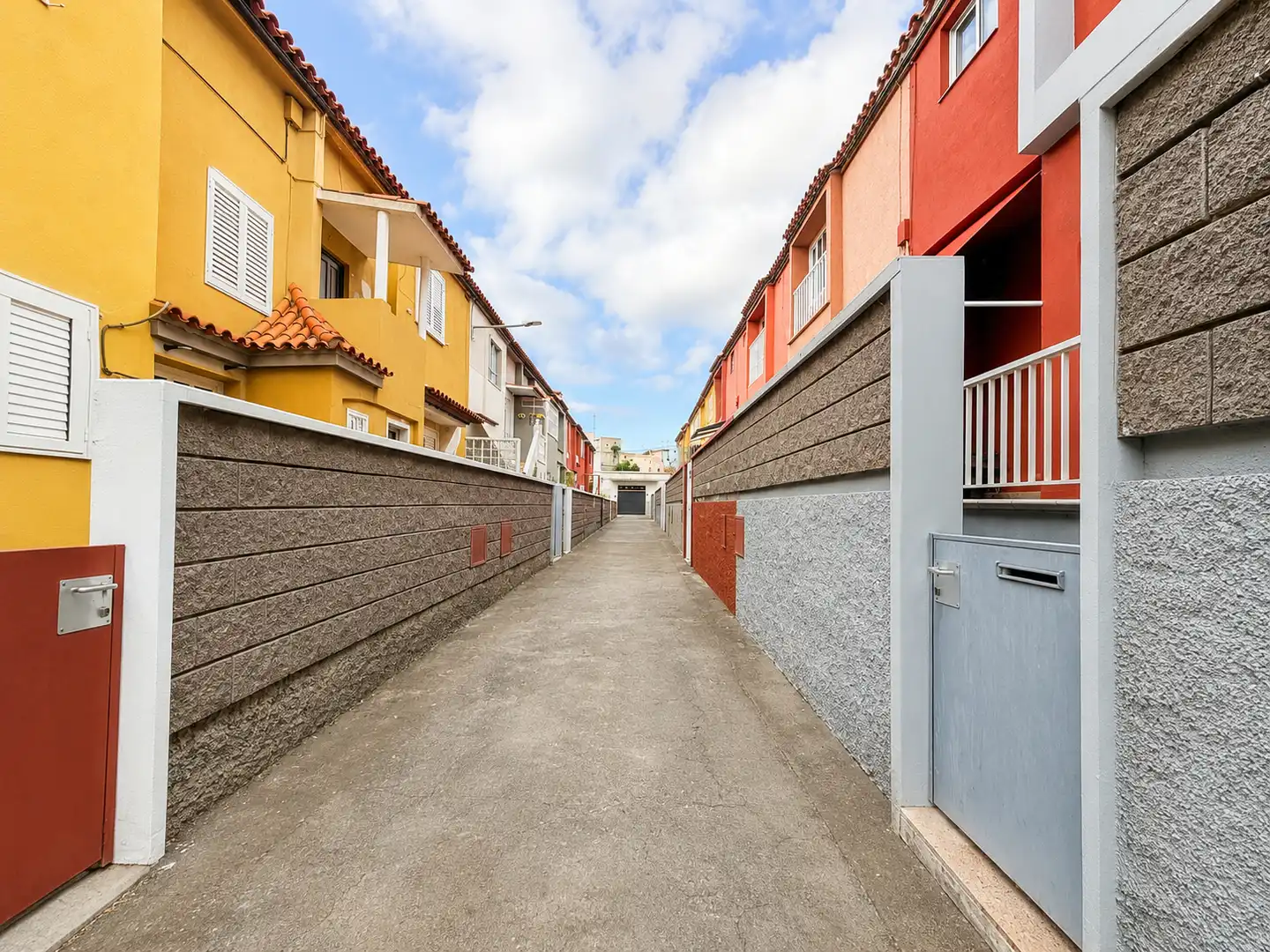 Exterior view of Detached homes for sale in Santa Cruz de Tenerife  with Terrace, Oven and Microwave