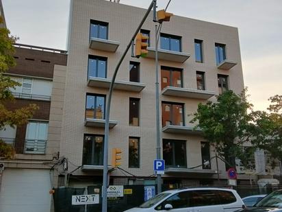 Außenansicht von Wohnung zum verkauf in Sabadell mit Klimaanlage und Balkon