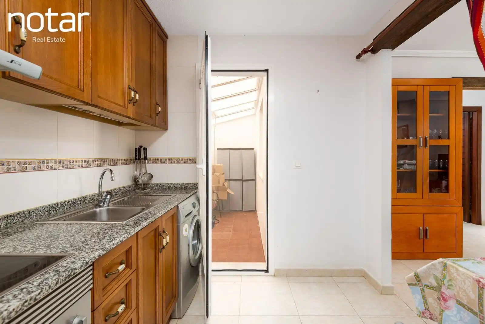 Küche von Wohnungen zum Verkauf in Torrevieja mit Privatgarten, Terrasse und Gemeinschaftspool