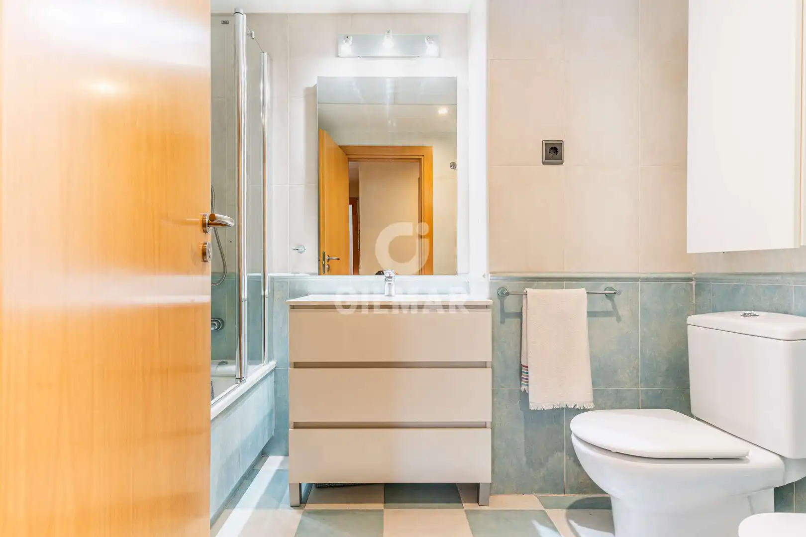 Badezimmer von Maisonette zum Verkauf in Madrid mit Heizung, Privatgarten und Abstellraum