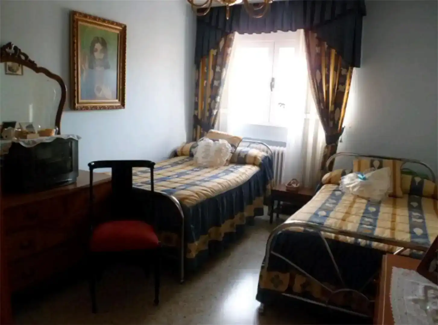 Dormitori de Casa adosada en venda en Valdestillas amb Balcó