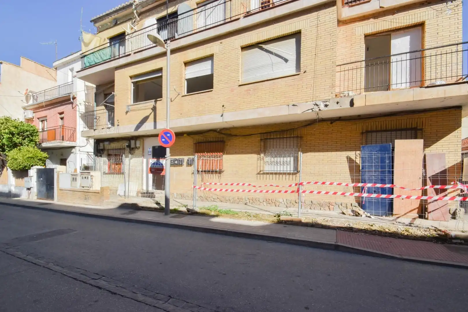 Vista exterior de Edificio en venta en Huétor Vega