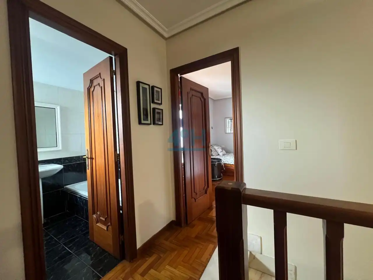 Casa adosada en venta en Ourense Capital  con Calefacción, Jardín privado y Parquet