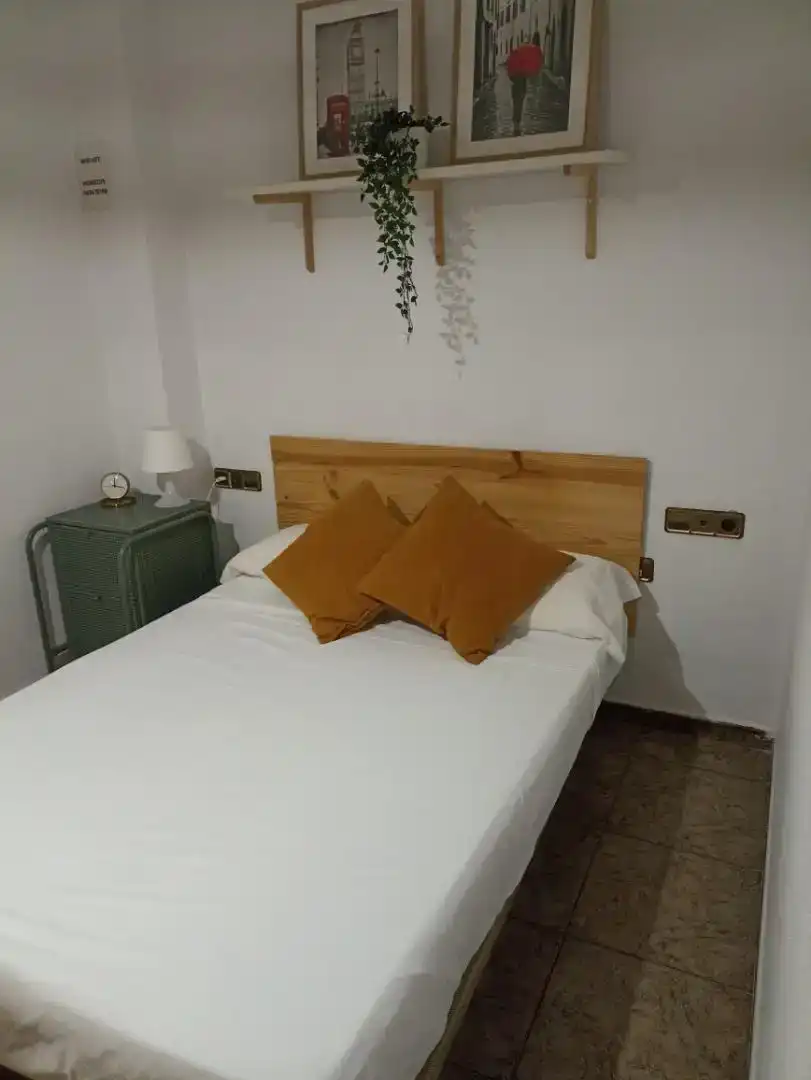 Schlafzimmer von Maisonette zur Miete in Valencia mit Klimaanlage, Abstellraum und Möbliert