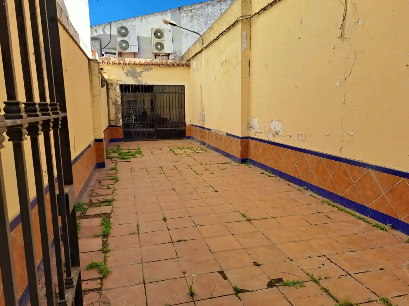 Vista exterior de Local de alquiler en Villaverde del Río