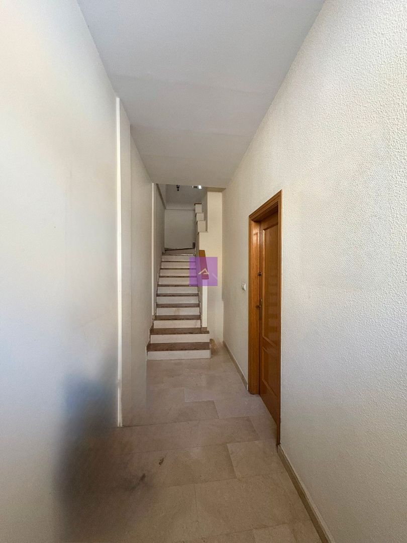 Single-family semi-detached for sale in Carcaixent  with Air Conditioner, Terrace and Furnished