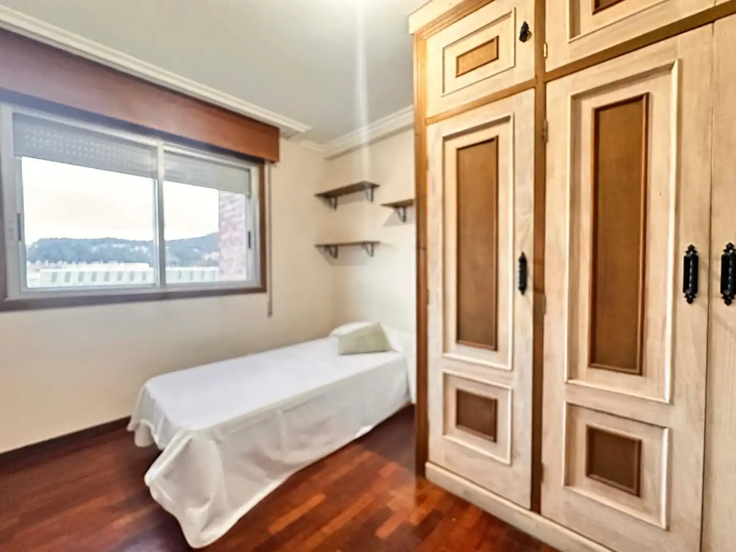 Bedroom of Flat for rent in Vigo   with Furnished, Oven and Washing machine