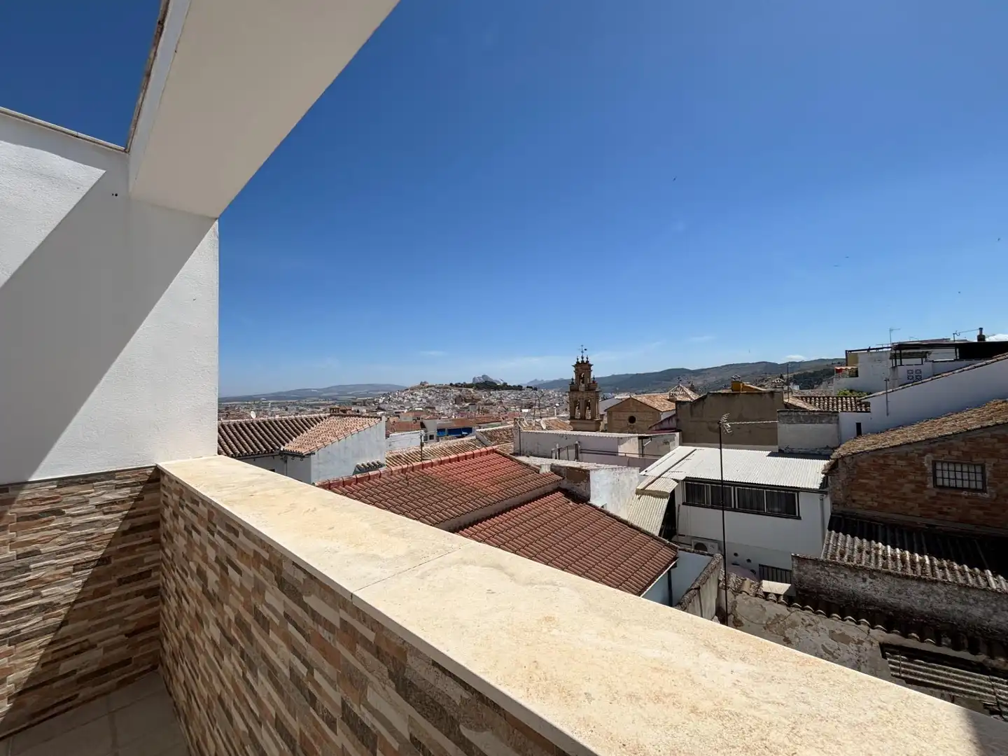 Vista exterior de Casa adosada en venta en Antequera con Aire acondicionado, Terraza y Balcón
