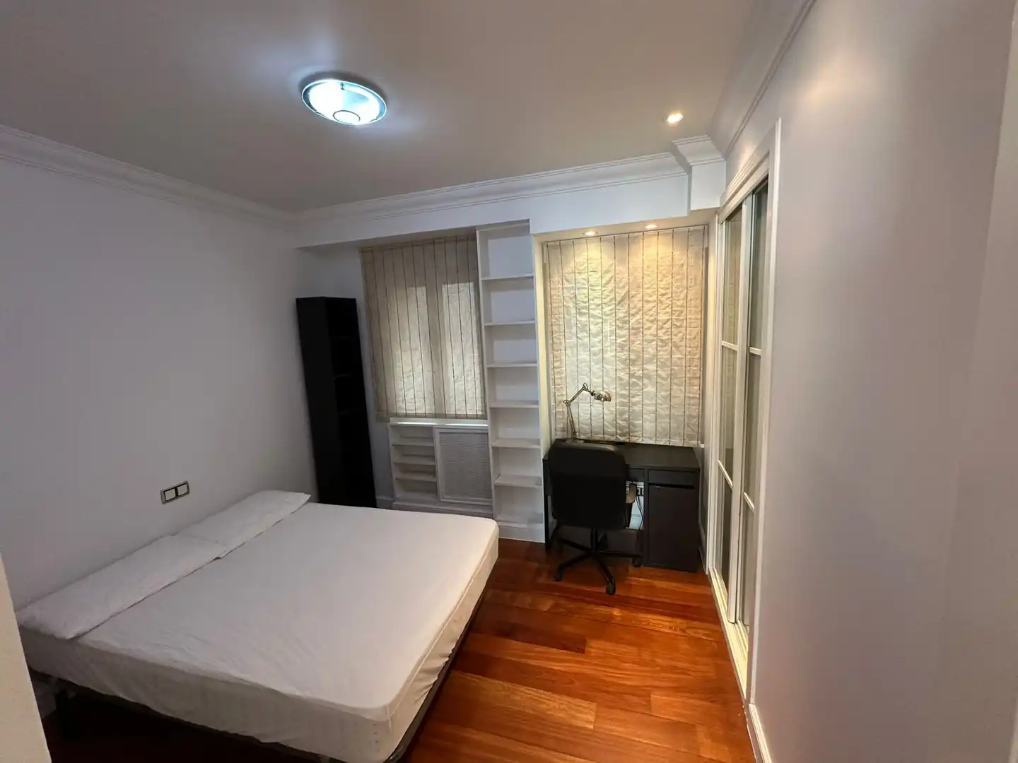Bedroom of Flat for rent in Madrid  with Air Conditioner, Heating and Parquet flooring