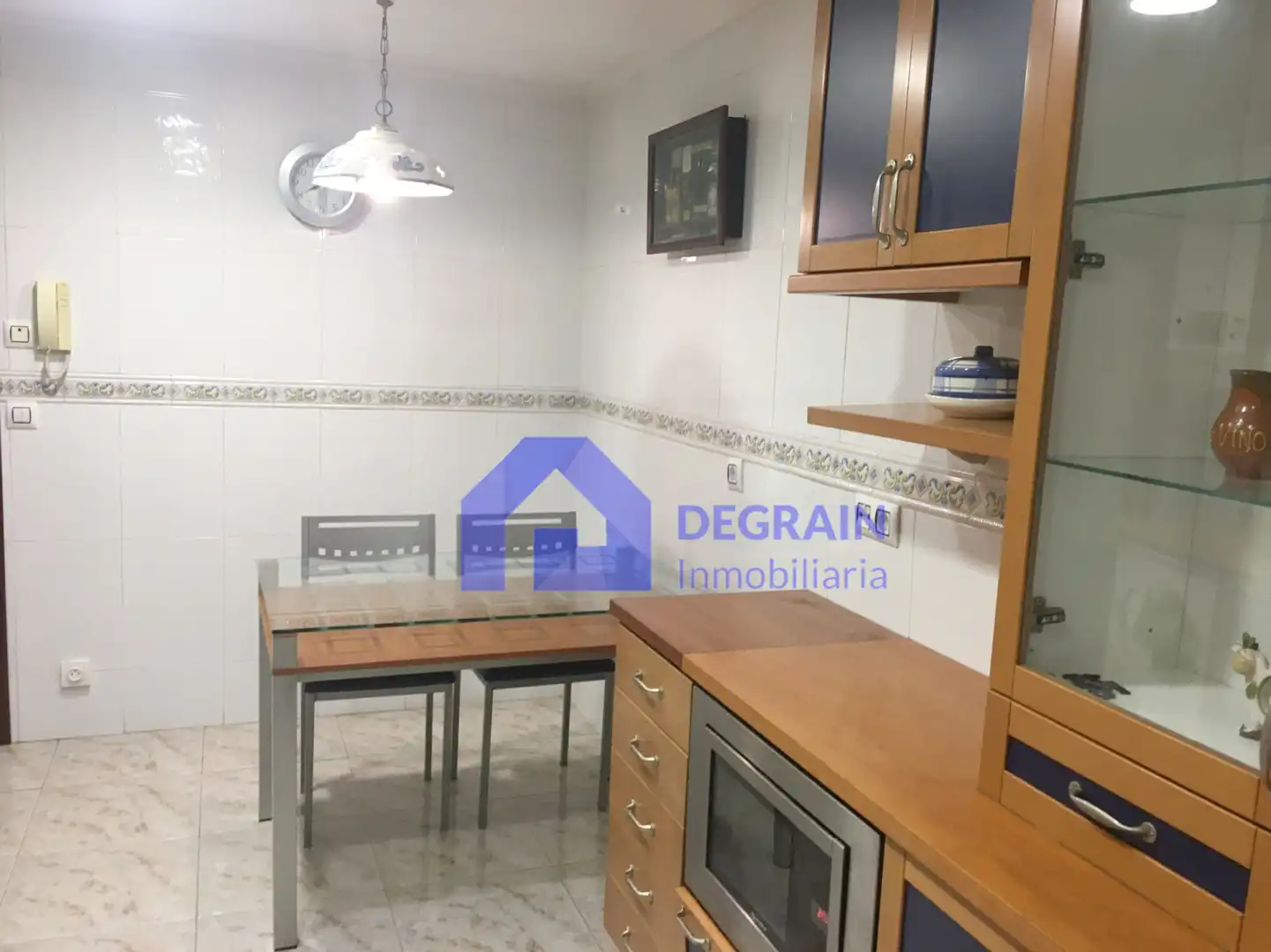 Cocina de Piso de alquiler en Oviedo  con Calefacción y Balcón