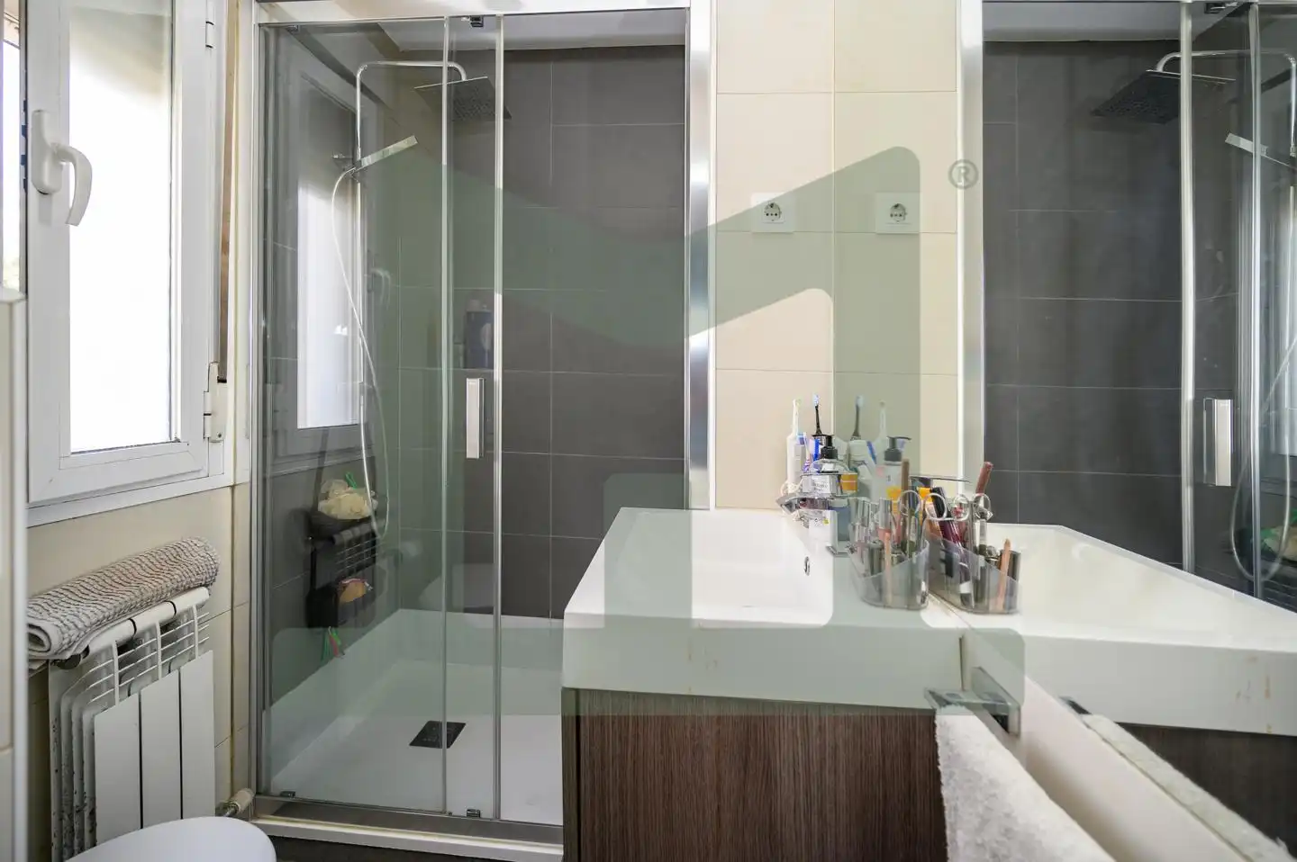 Badezimmer von Einfamilien-Reihenhaus zum Verkauf in Griñón mit Klimaanlage, Heizung und Privatgarten