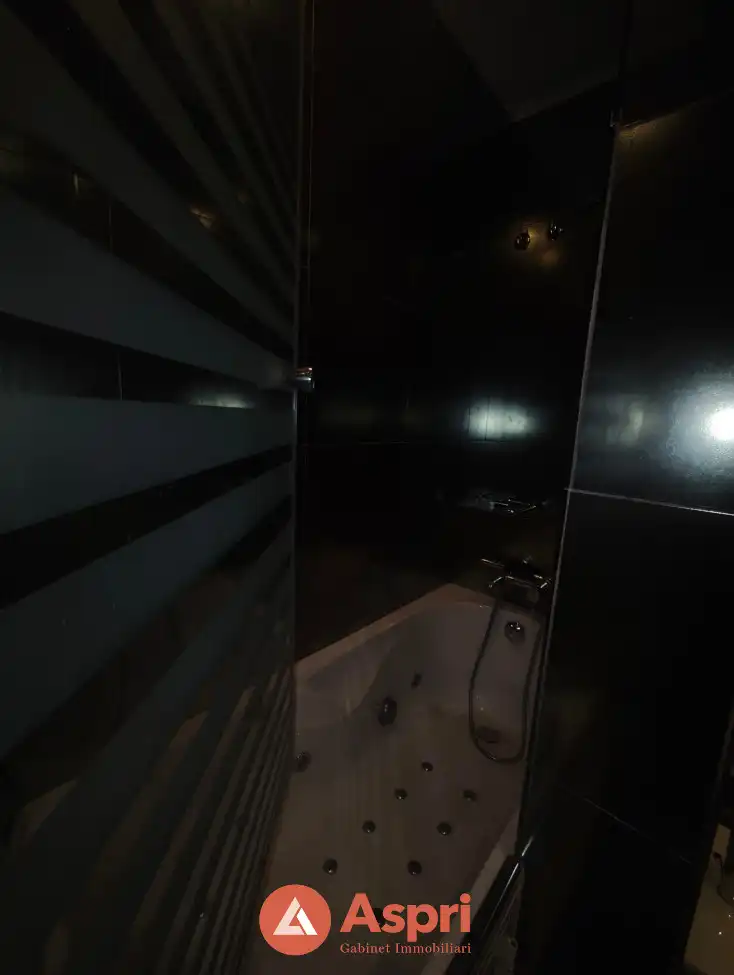 Baño de Piso de alquiler en Barcelona con Aire acondicionado, Jardín privado y Terraza