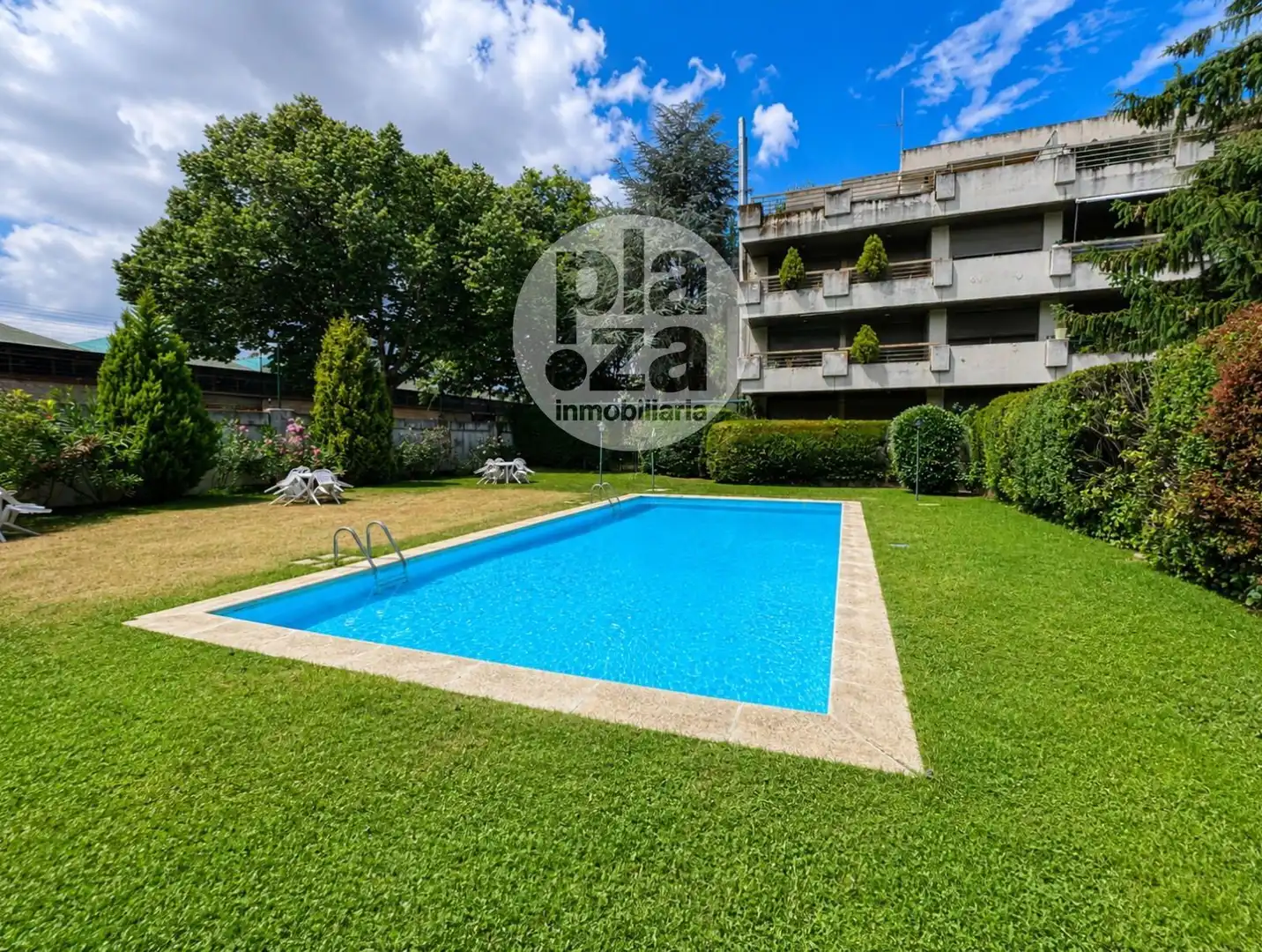 Schwimmbecken von Maisonette zum Verkauf in Burgos mit Heizung, Terrasse und Abstellraum