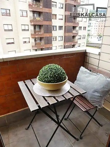 Terraza de Apartamento en venta en Bilbao  con Calefacción, Trastero y Balcón