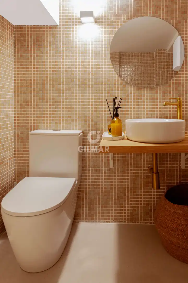 Baño de Local en venta en Madrid con Calefacción