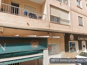 Flat for sale in Calle Alfonso el Sabio 4