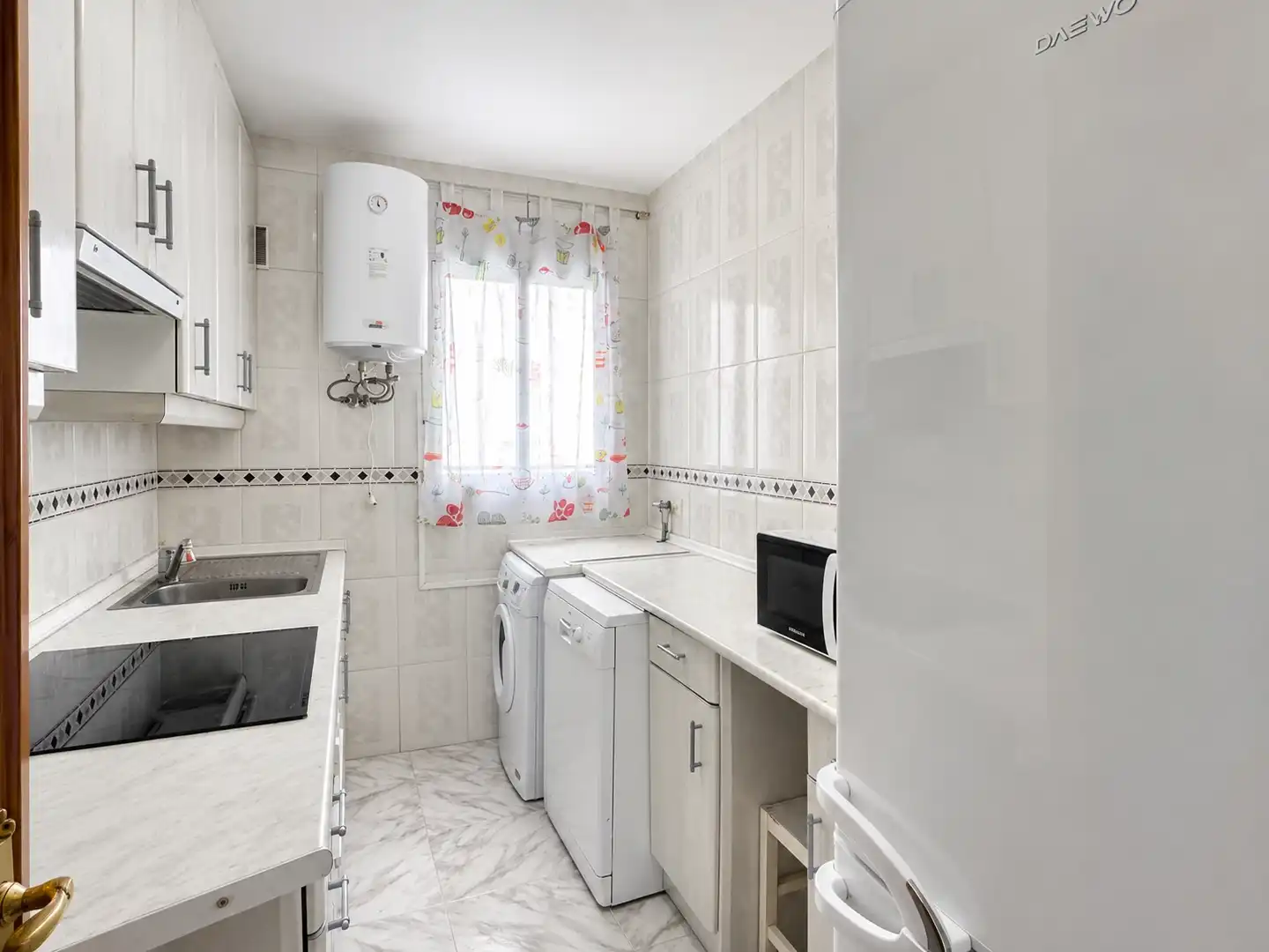 Cuina de Apartament en venda en Madrid amb Aire condicionat i Terrassa