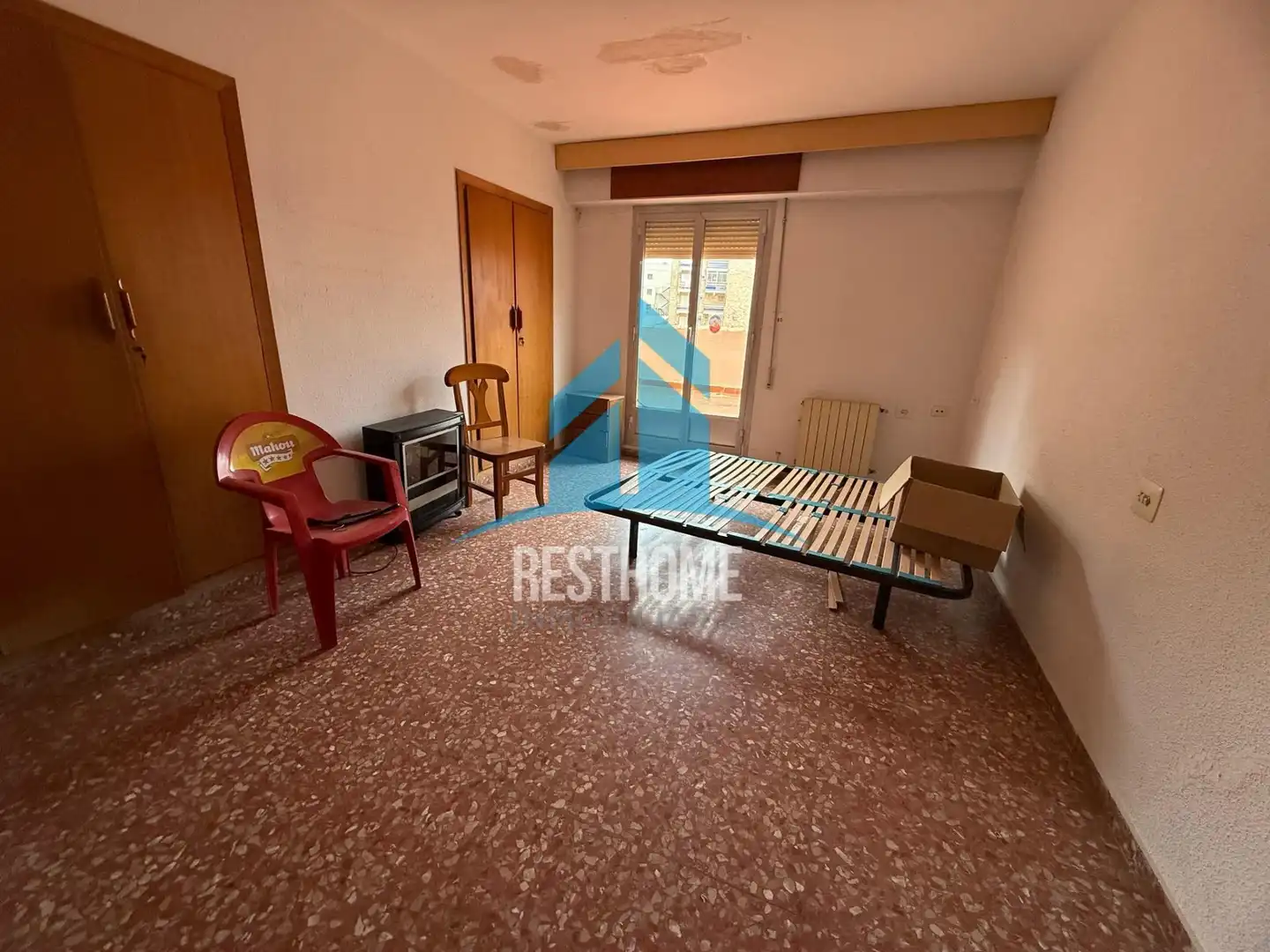 Habitación de Local en venta en Cullera