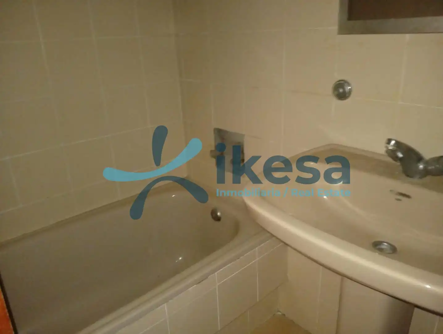 Bany de Apartament en venda en Roquetas de Mar amb Terrassa
