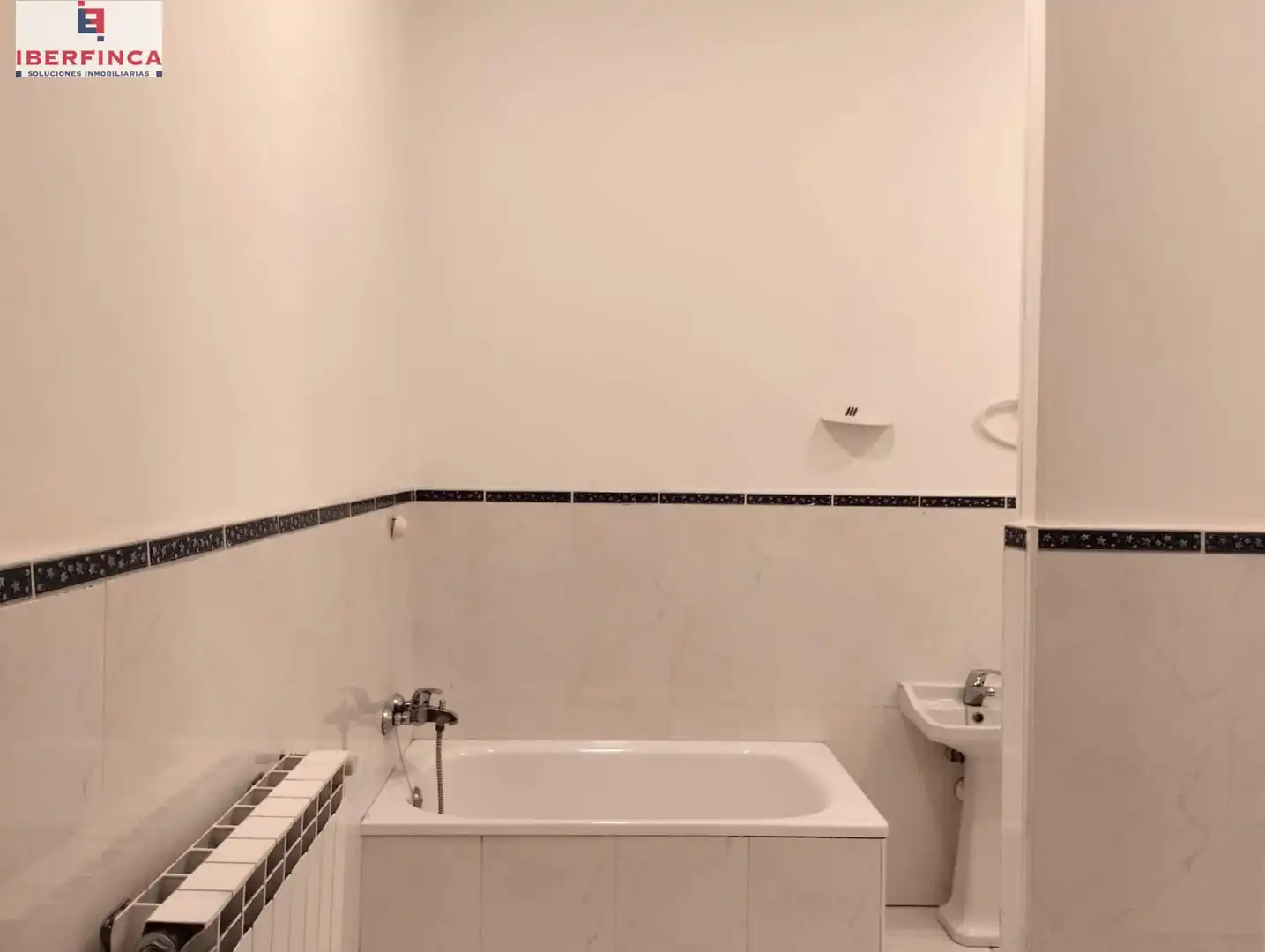 Baño de Local de alquiler en Valladolid