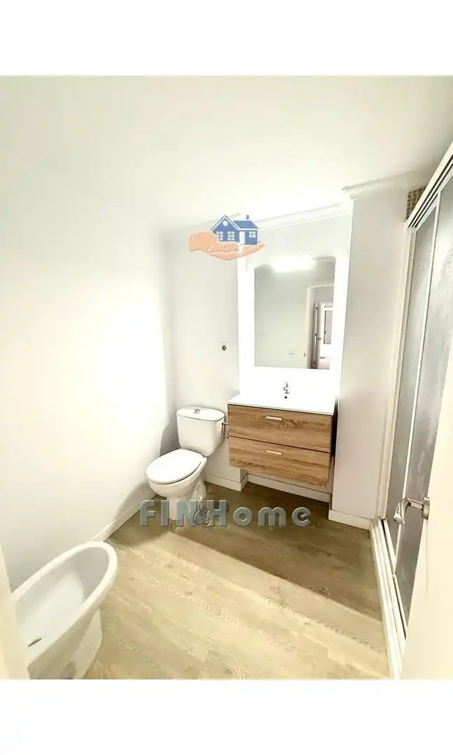 Baño de Piso de alquiler en Sevilla con Aire acondicionado, Amueblado y Balcón