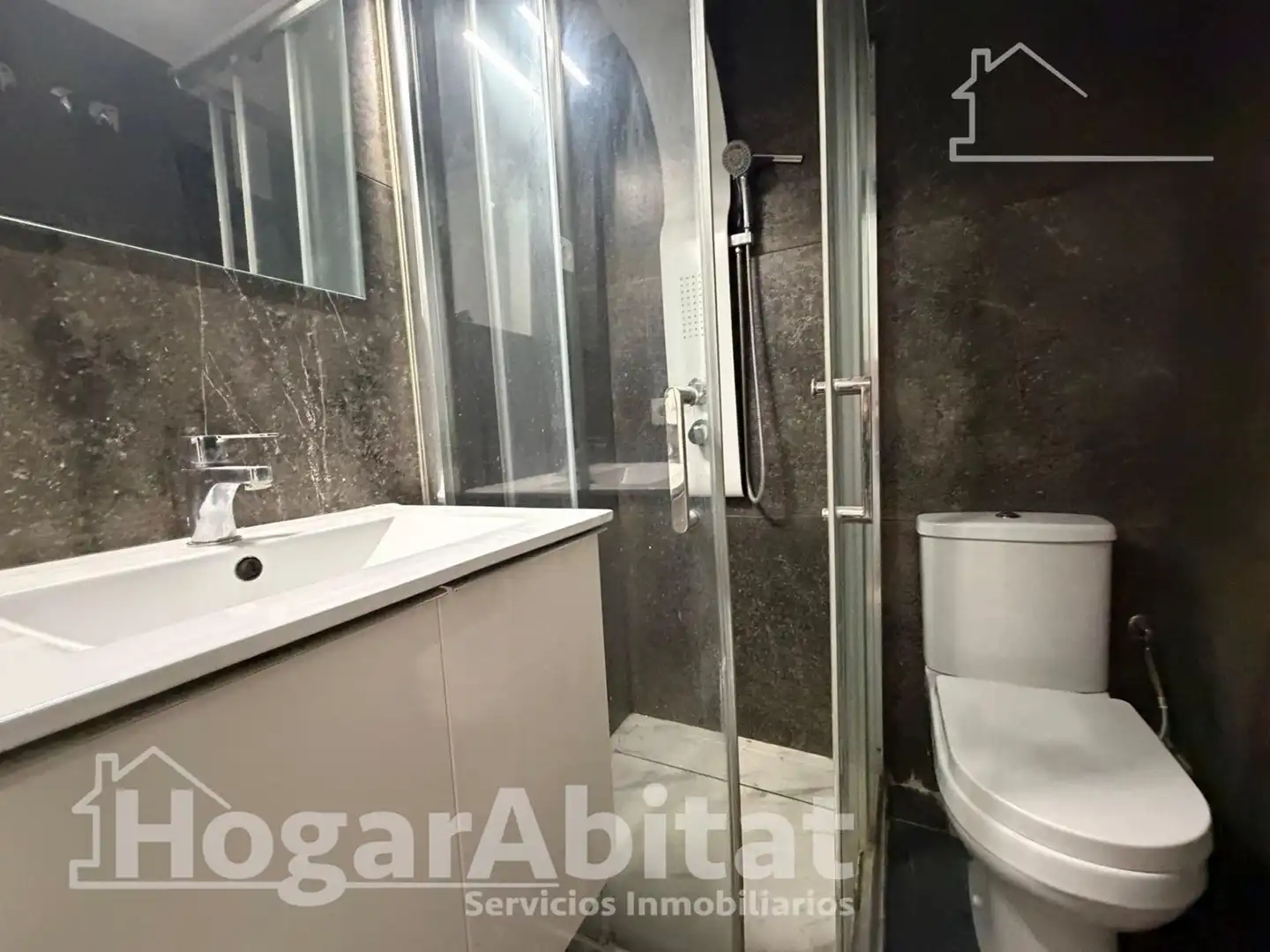 Baño de Piso en venta en Llíria con Aire acondicionado y Balcón