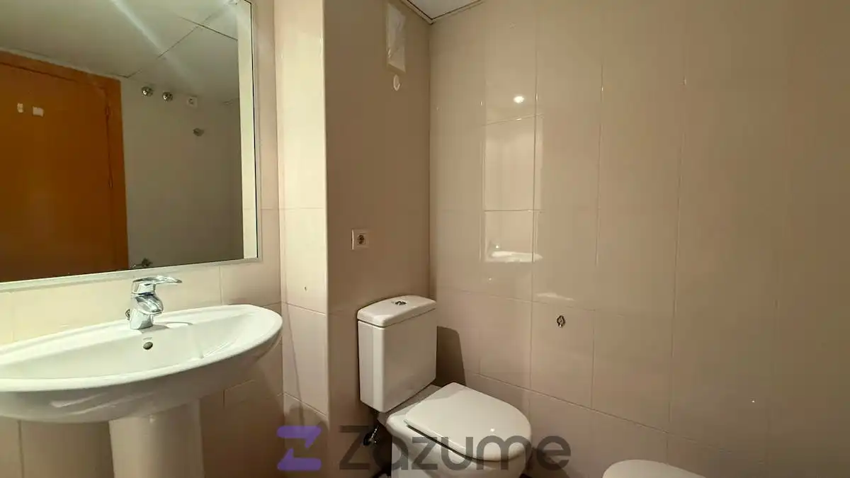 Badezimmer von Wohnung zur Miete in Murcia mit Klimaanlage, Heizung und Terrasse