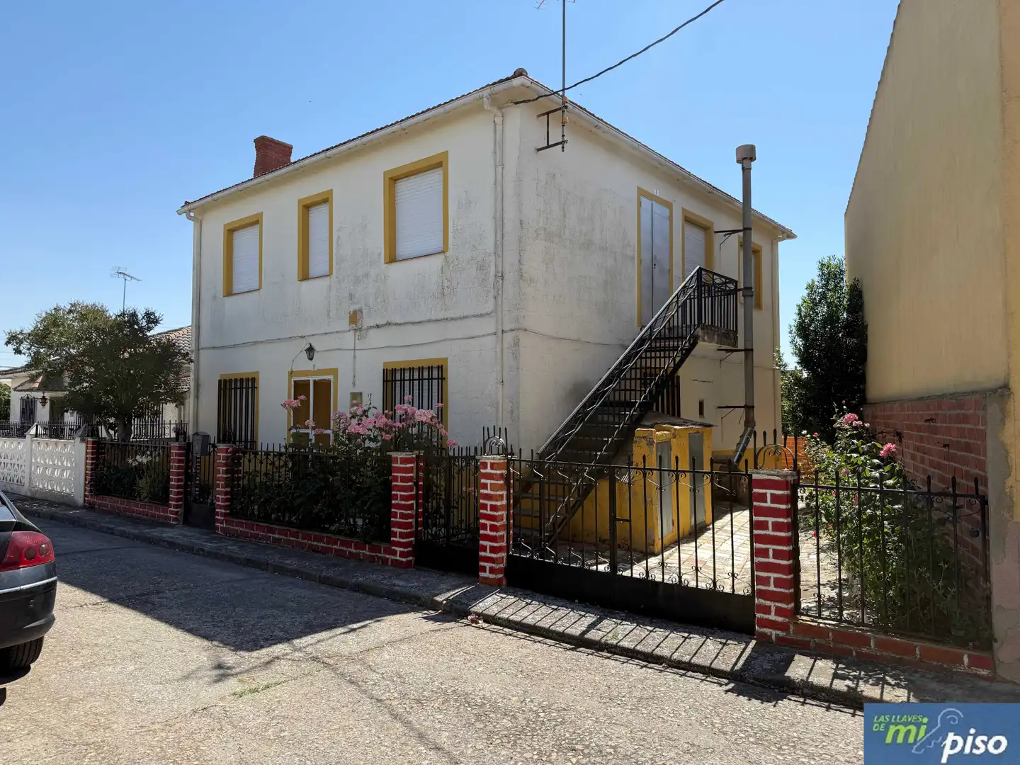Vista exterior de Casa o xalet en venda en Fresno el Viejo amb Calefacció, Jardí privat i Terrassa