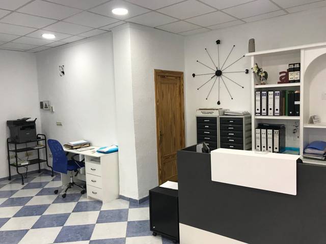 Local comercial en Alquiler en Trinitat