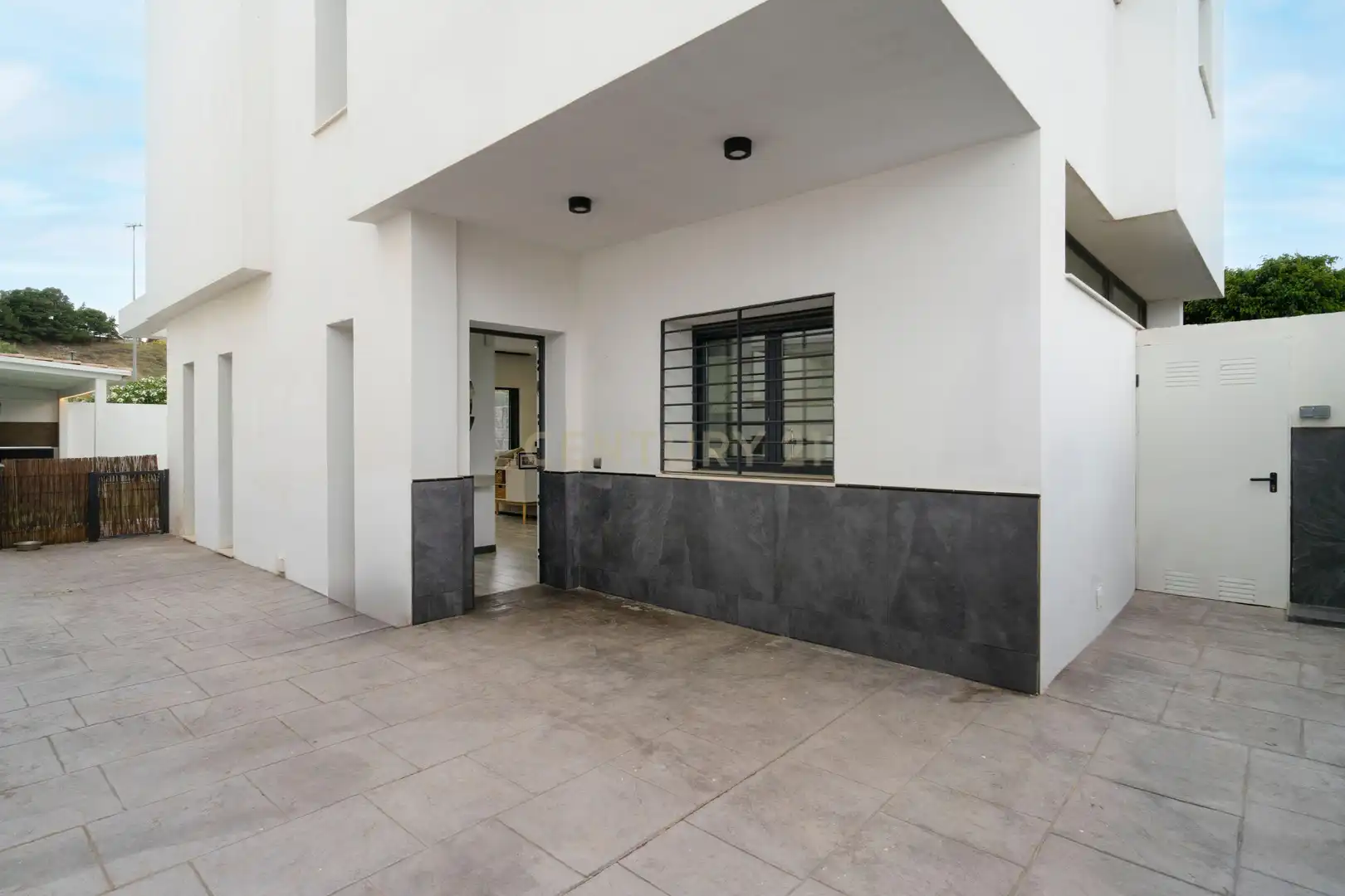 Exterior view of Houses for sale in Málaga  with Air Conditioner, Private garden and Storage room
