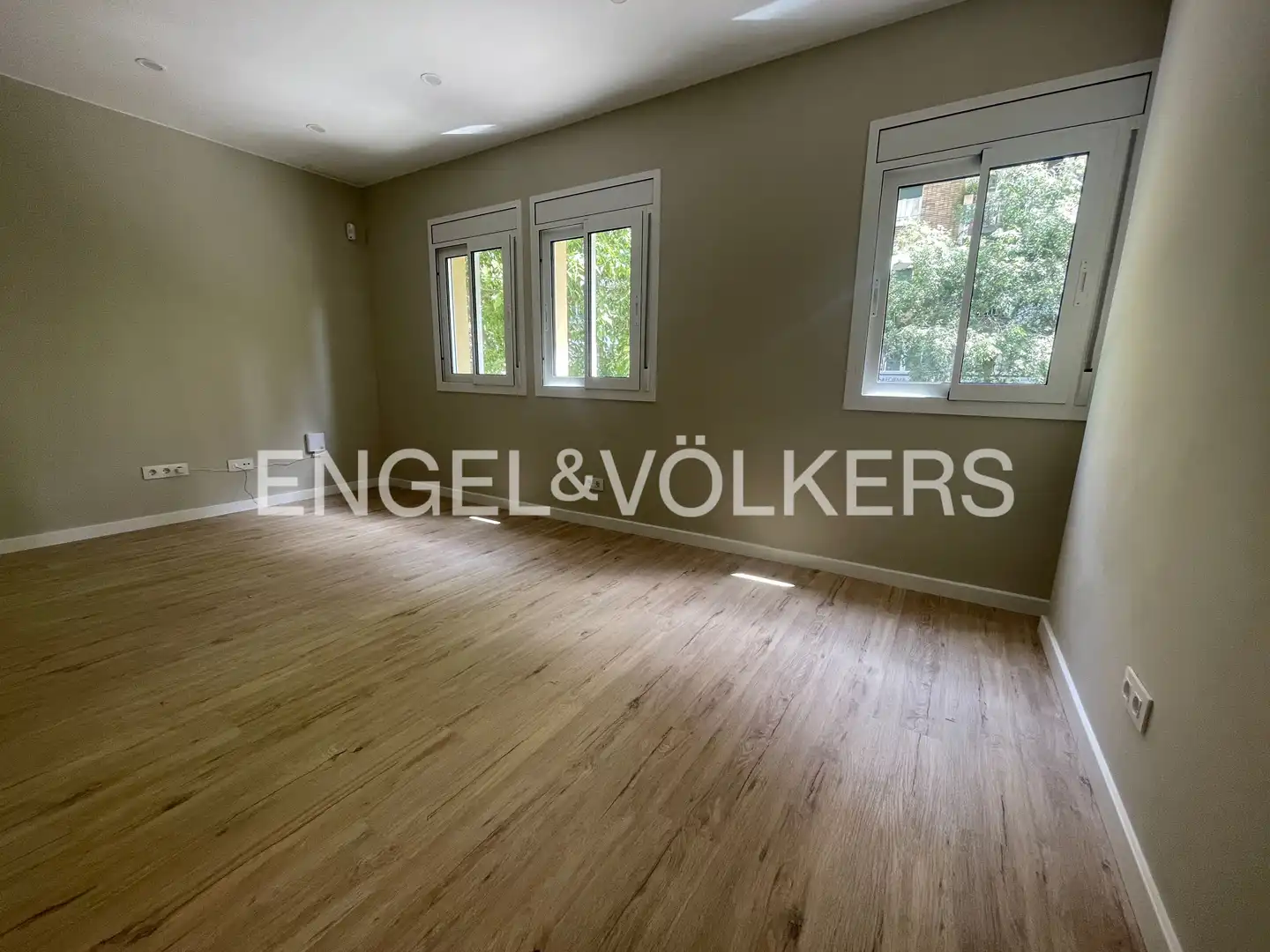 Wohnung zum Verkauf in  Barcelona Capital mit Klimaanlage, Heizung und Parkett